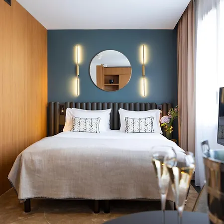 Hotel Howard Sur Seine - Paris La Defense